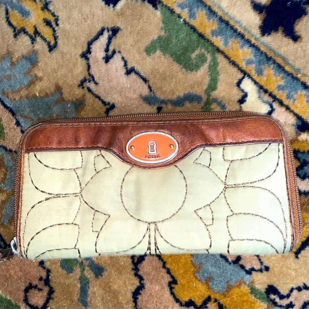 Fossil wallet